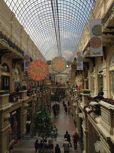 GUM has three levels most of which house luxury stores. I didn't go in in '89 but I hear there wasn't much there. Tina says that in the mid-90s' they'd have tractors for sale...which of course no one could afford.