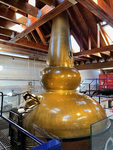The distiller chamber. Made of copper. S'posed to be better for it.