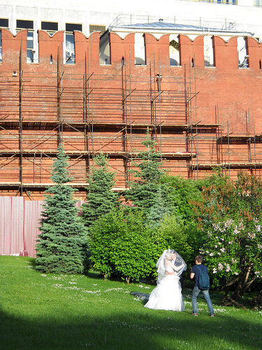 Loretta rolled up on a wedding shoot at the Kremlin