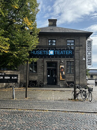 A theatre I saw while walking from lunch to find Axel Guldsmeden