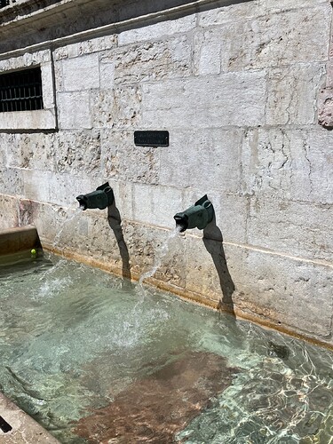 ‎⁨Largo do Chafariz de Dentro⁩