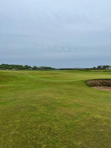 A closer look of the green as you walk up. Look at those mounds/levels. It's crazy. <br />