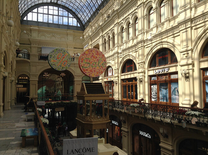 The irony of this picture is that in '89 we were told to bring old t-shirts and jeans to trade...which I did. Now there's a Levi's shop in GUM...across from Emporio Armani and next to Calvin Klein Jeans.