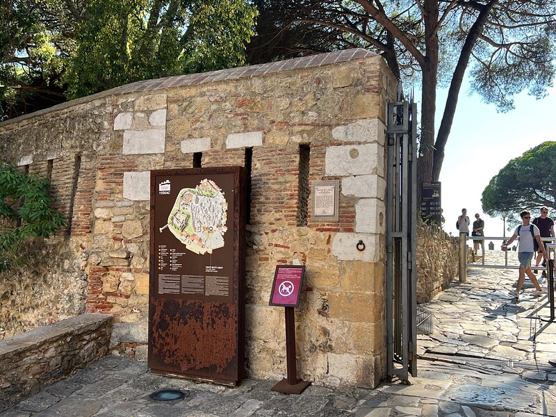 The entrance to Castelo de São Jorge (Castle of St. George